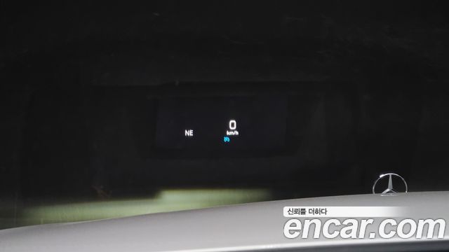 Mercedes-Benz E-Class 2019 — photo 23