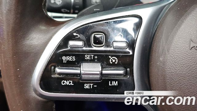 Mercedes-Benz E-Class 2019 — photo 24