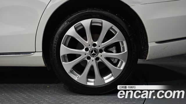 Mercedes-Benz E-Class 2019 — photo 7