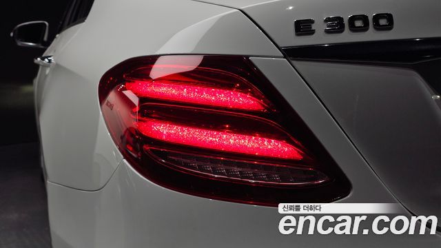 Mercedes-Benz E-Class 2019 — photo 9