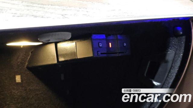 Mercedes-Benz E-Class 2019 — photo 30