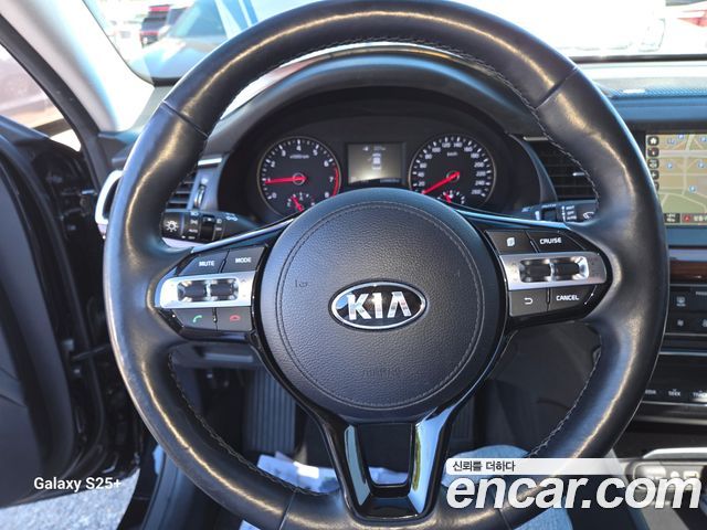 Kia K7 2016 — photo 17