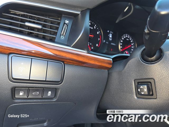 Kia K7 2016 — photo 18