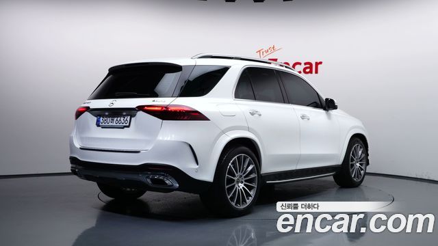 Mercedes-Benz GLE-Class 2024 — photo 2