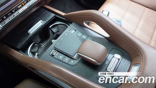 Mercedes-Benz GLE-Class 2024 — photo 12