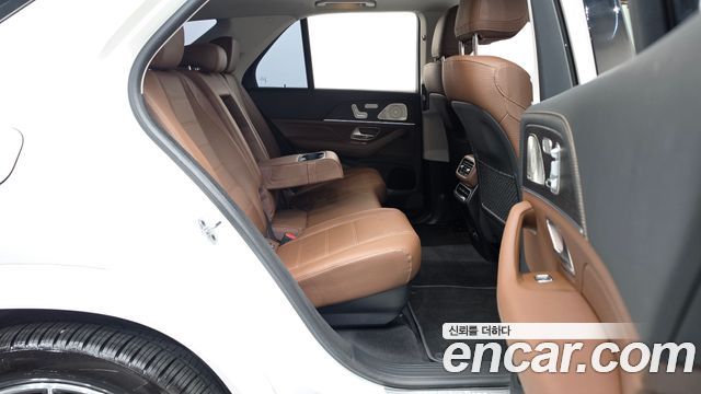 Mercedes-Benz GLE-Class 2024 — photo 17