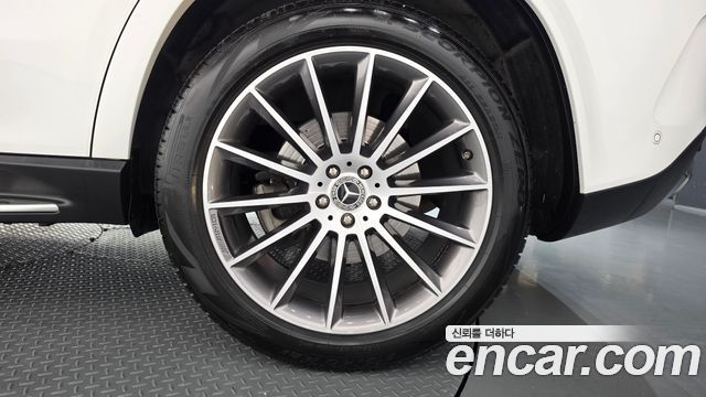 Mercedes-Benz GLE-Class 2024 — photo 7