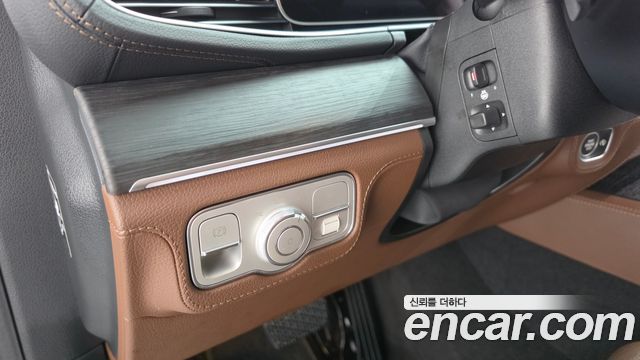 Mercedes-Benz GLE-Class 2024 — photo 27