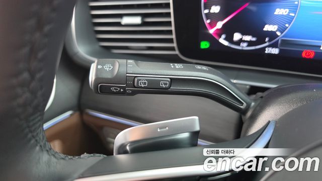 Mercedes-Benz GLE-Class 2024 — photo 28