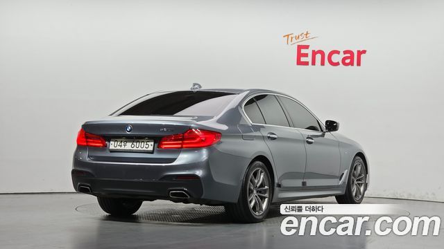 BMW 5-Series 2018 — photo 2