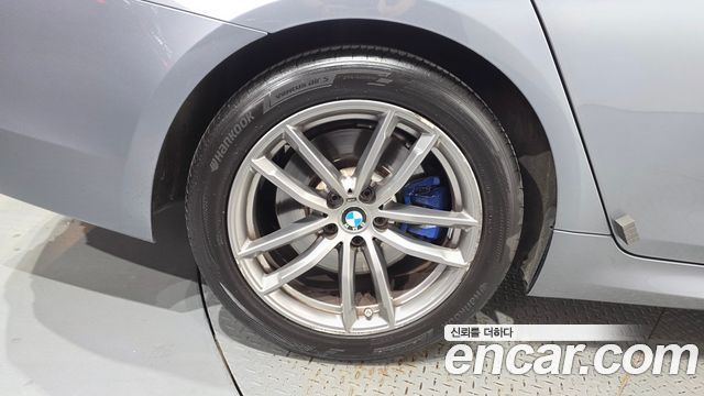 BMW 5-Series 2018 — photo 5