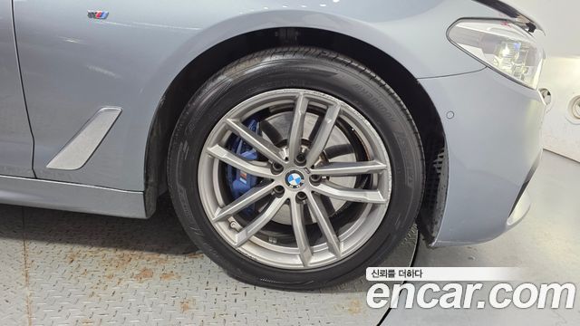 BMW 5-Series 2018 — photo 7