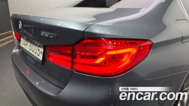 BMW 5-Series 2018 — photo 9