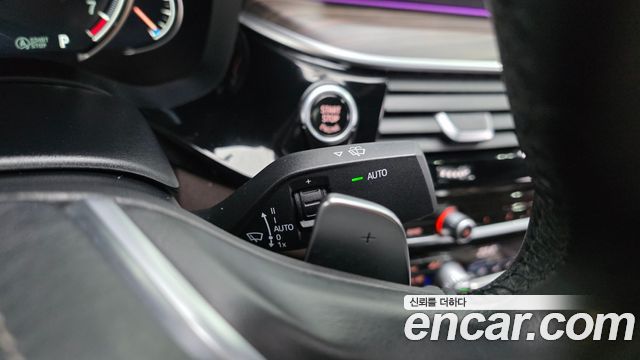 BMW 5-Series 2018 — photo 28