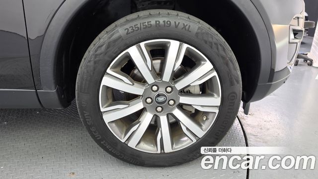 Land Rover Discovery Sport 2019 — photo 5