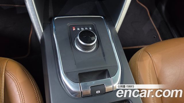 Land Rover Discovery Sport 2019 — photo 12