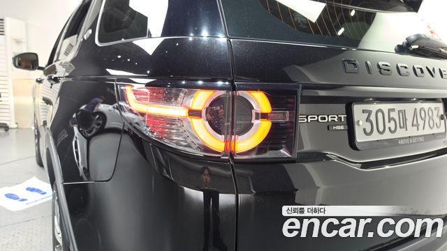 Land Rover Discovery Sport 2019 — photo 9