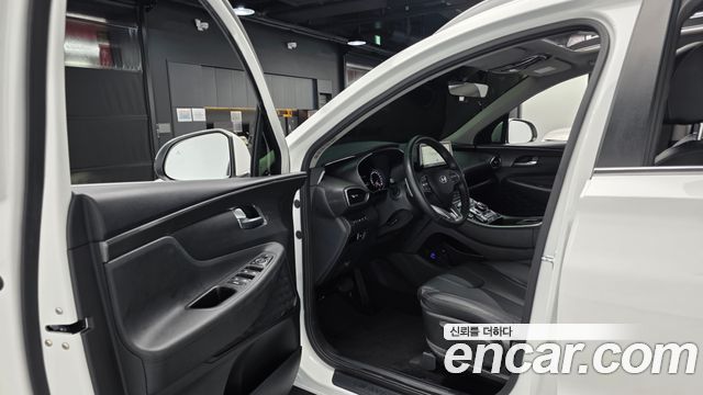 Hyundai Santafe 2023 — photo 13