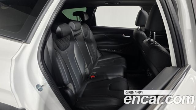 Hyundai Santafe 2023 — photo 17