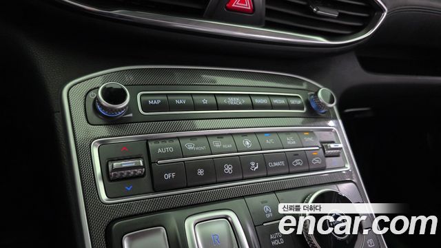 Hyundai Santafe 2023 — photo 24