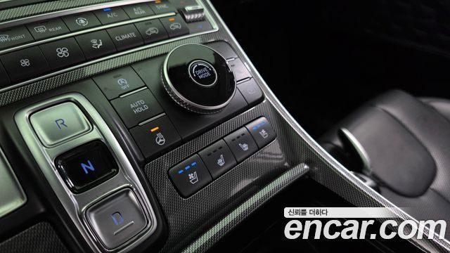 Hyundai Santafe 2023 — photo 25