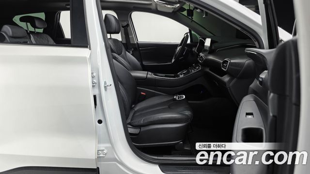 Hyundai Santafe 2023 — photo 16