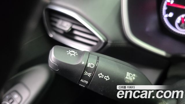 Hyundai Santafe 2023 — photo 28