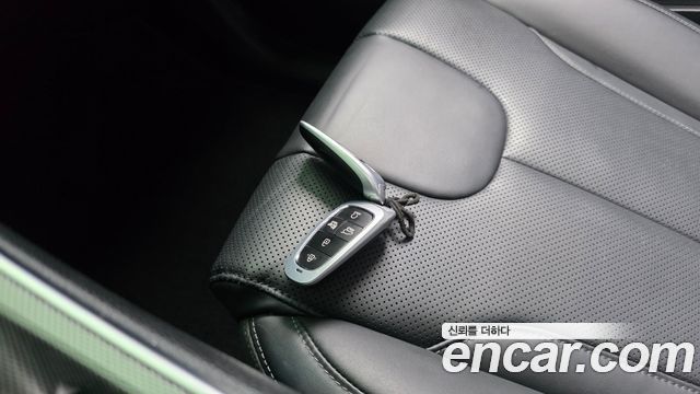 Hyundai Santafe 2023 — photo 29