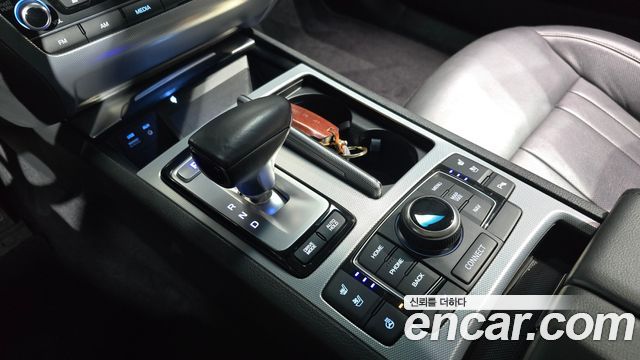 Genesis G80 2018 — photo 12
