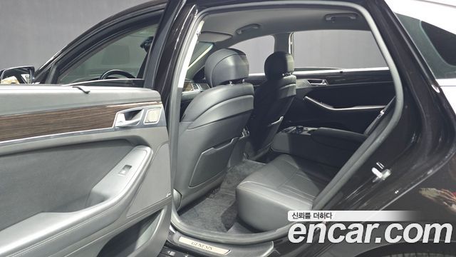 Genesis G80 2018 — photo 17