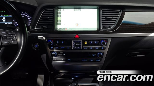 Genesis G80 2018 — photo 20