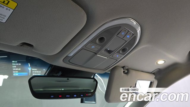 Genesis G80 2018 — photo 25
