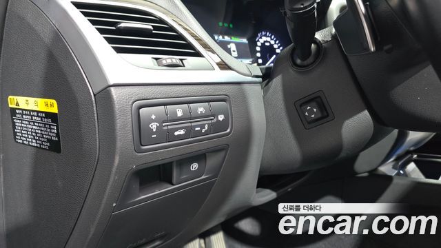 Genesis G80 2018 — photo 26