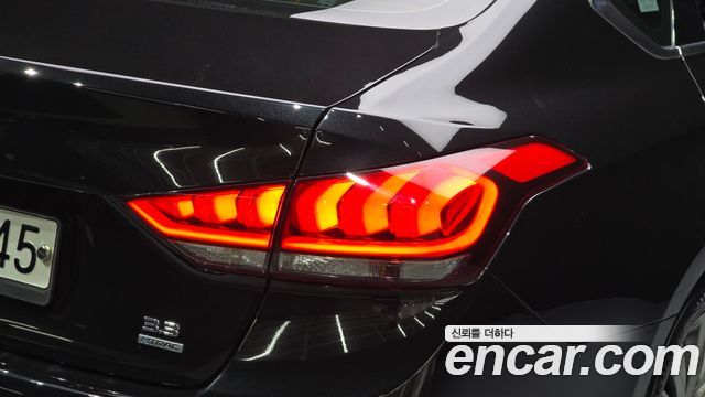 Genesis G80 2018 — photo 9