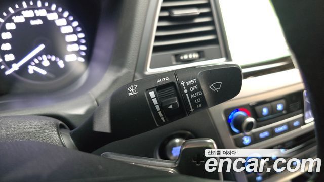 Genesis G80 2018 — photo 29