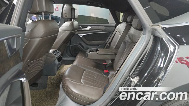 Audi A7 2020 — photo 18