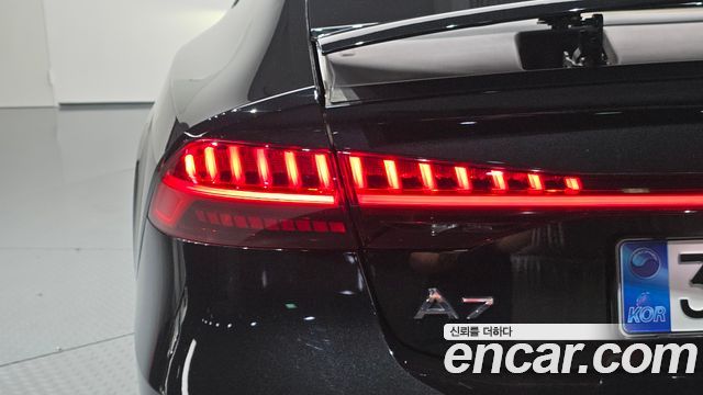 Audi A7 2020 — photo 9