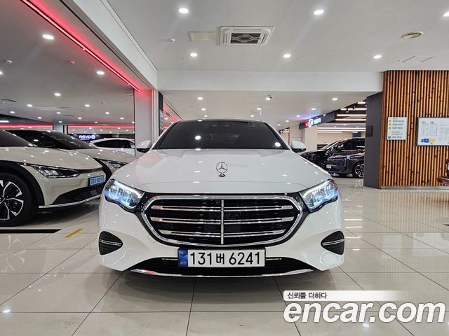 Mercedes-Benz E-Class 2024 — photo 3