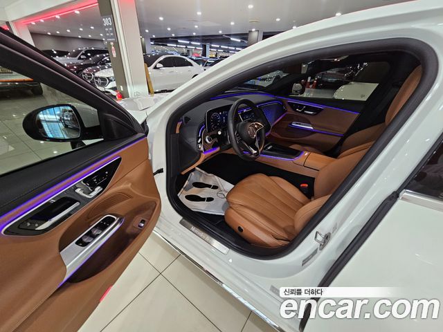 Mercedes-Benz E-Class 2024 — photo 11