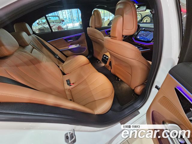 Mercedes-Benz E-Class 2024 — photo 13