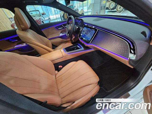 Mercedes-Benz E-Class 2024 — photo 14