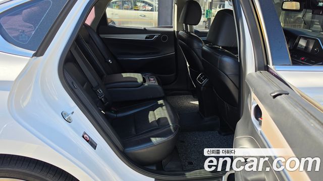 Hyundai Grandeur 2018 — photo 11