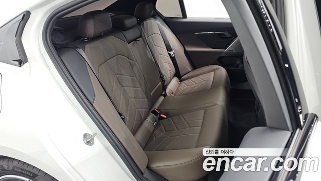 BMW 5-Series 2026 — photo 17
