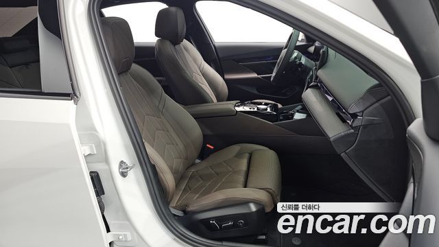 BMW 5-Series 2026 — photo 16