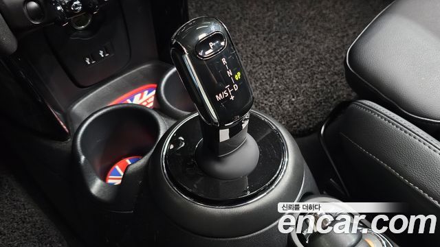 Mini Cooper 2020 — photo 9