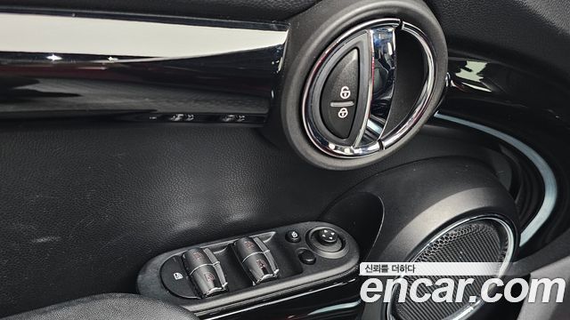 Mini Cooper 2020 — photo 12