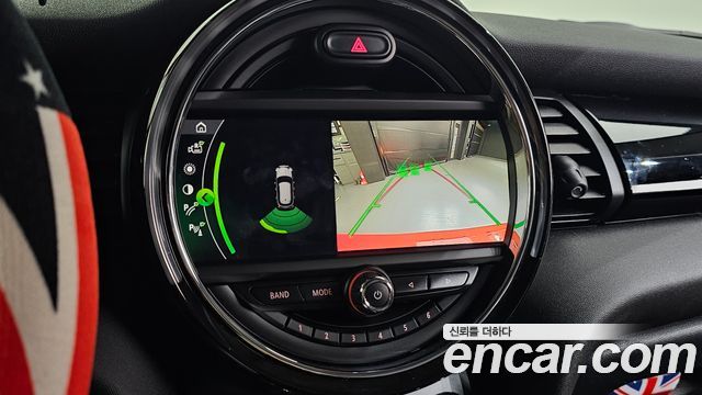 Mini Cooper 2020 — photo 16