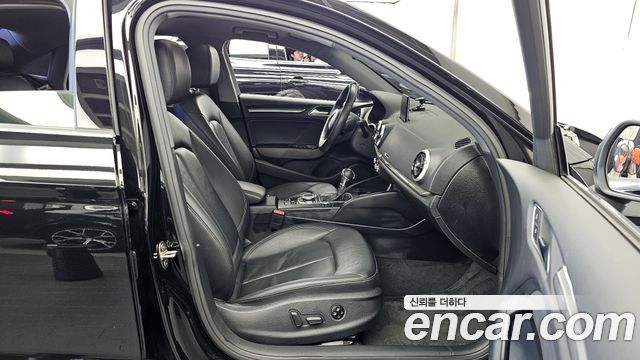 Audi A3 2018 — photo 17