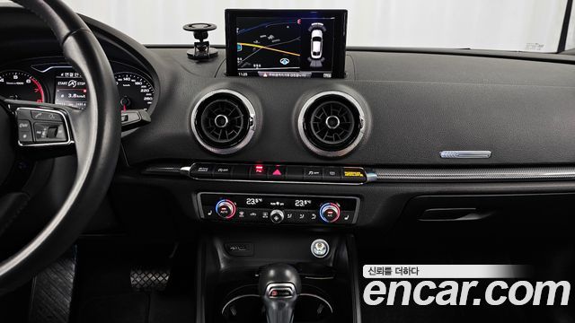 Audi A3 2018 — photo 22