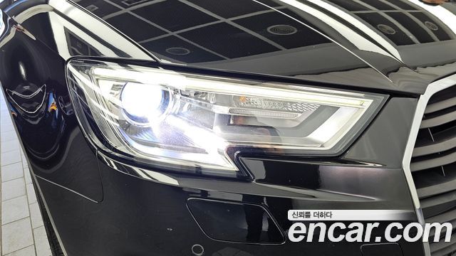 Audi A3 2018 — photo 8